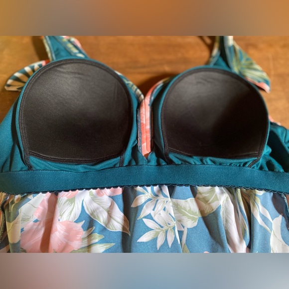 🏖️WinWave Tankini Top - Sample🏖️ - Picture 4 of 8